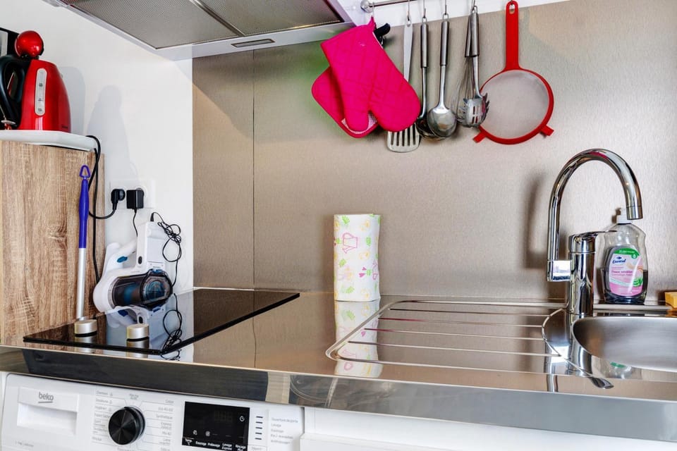 Kitchen or kitchenette, Living room