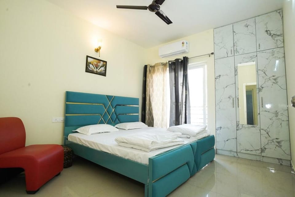 Prabha Sukoon - Premium 2BHK Retreat in Golf City Apartment in Lucknow