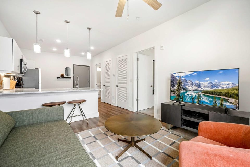 TV and multimedia, Kitchen or kitchenette, Living room