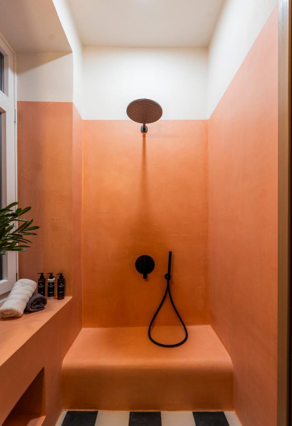 The Urban Parrot Maisonette Villa in Decentralized Administration of the Aegean