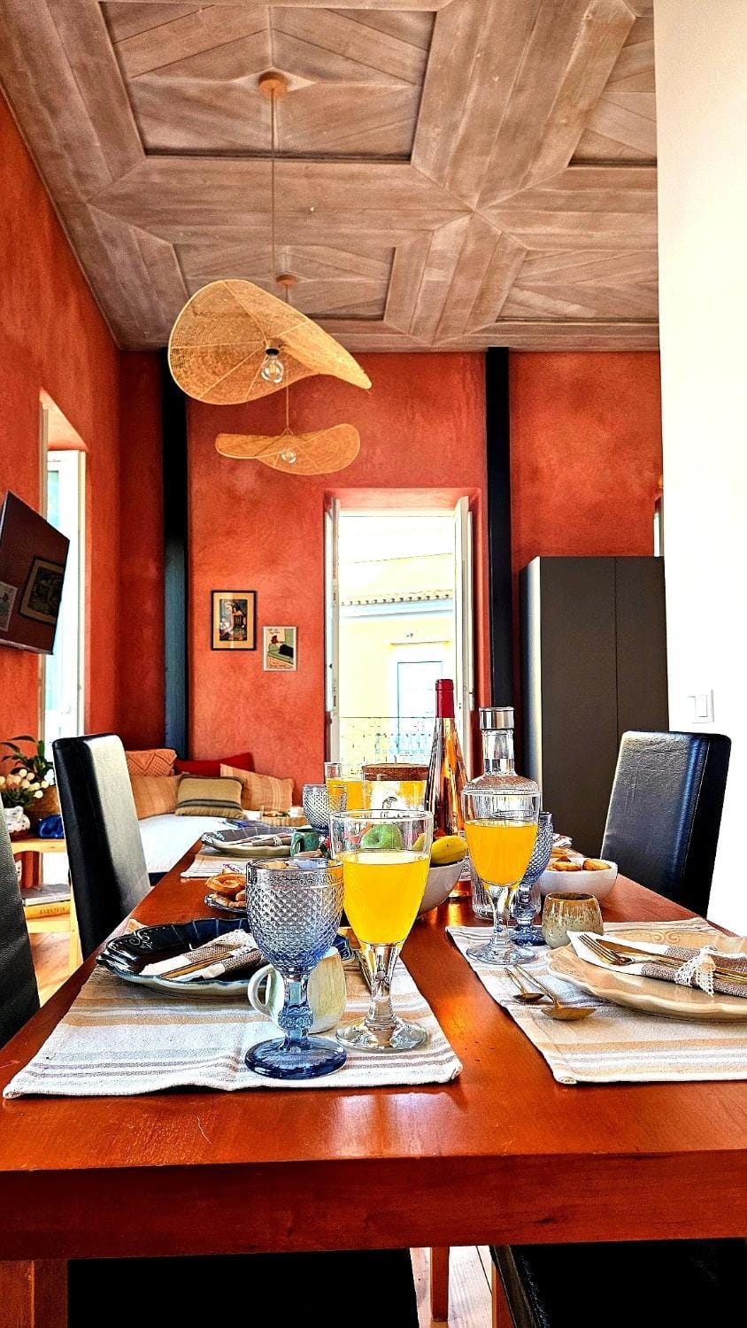 TV and multimedia, Dining area