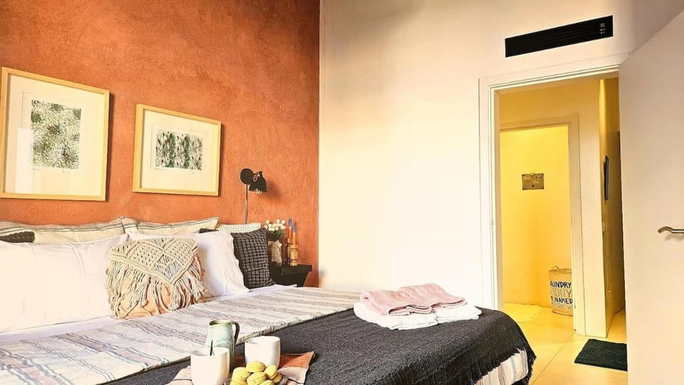 Bed, Photo of the whole room, Bedroom, towels, air conditioner