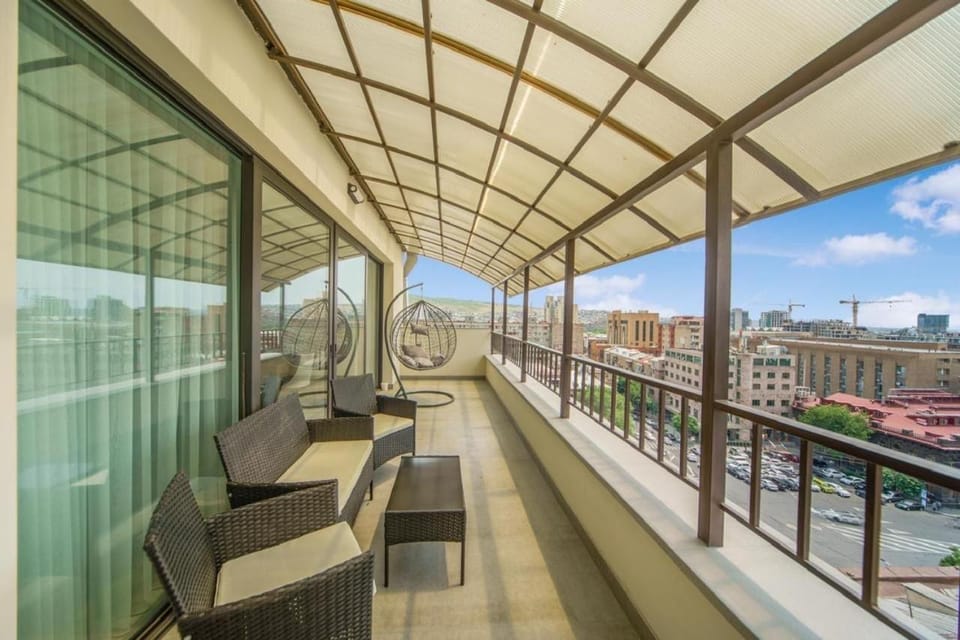 Penthouse! Great Ararat & City View! Super Central Apartment in Yerevan
