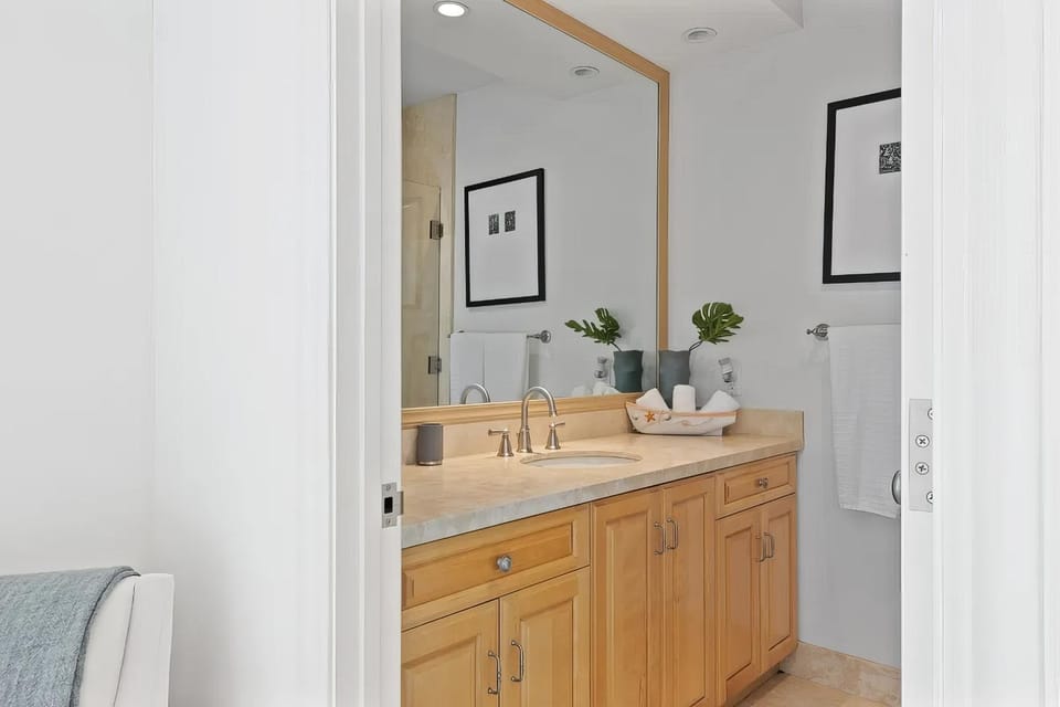 Malibu Shores - Beach Access, Ocean Views & Gym House in Malibu