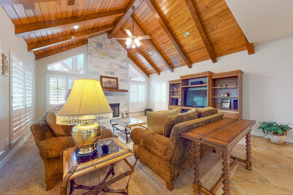 5-acre Hill Country home with views & outdoor entertaining - dog-friendly House in Canyon Lake