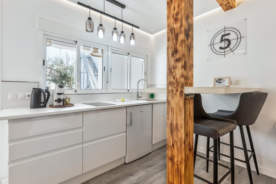 Kitchen or kitchenette, Living room