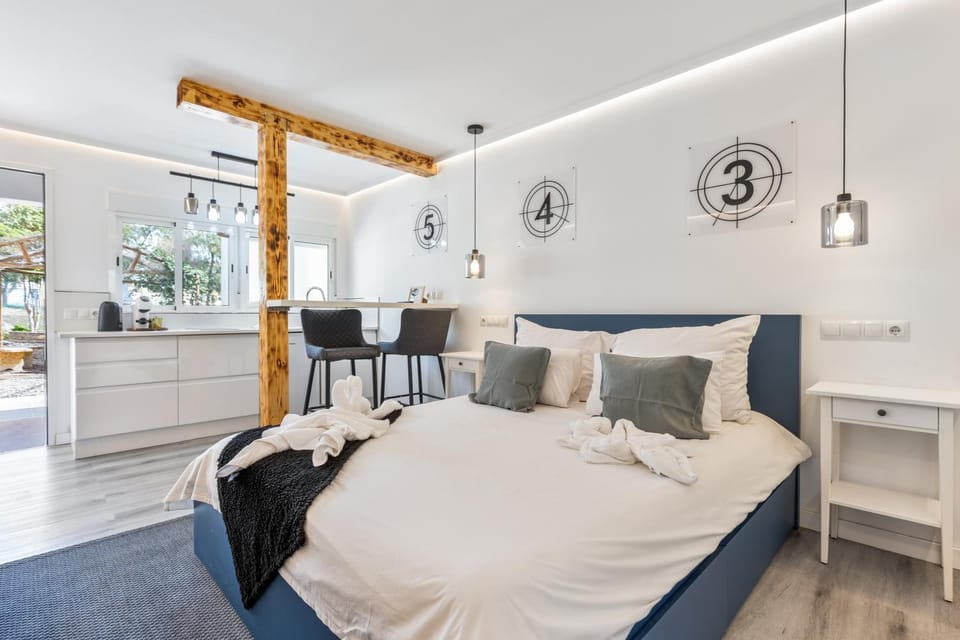 Living room, Bedroom