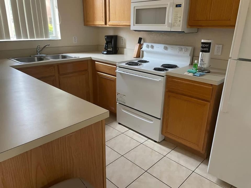 Regal Palms 4bd Resort Tiki Bar House in Four Corners