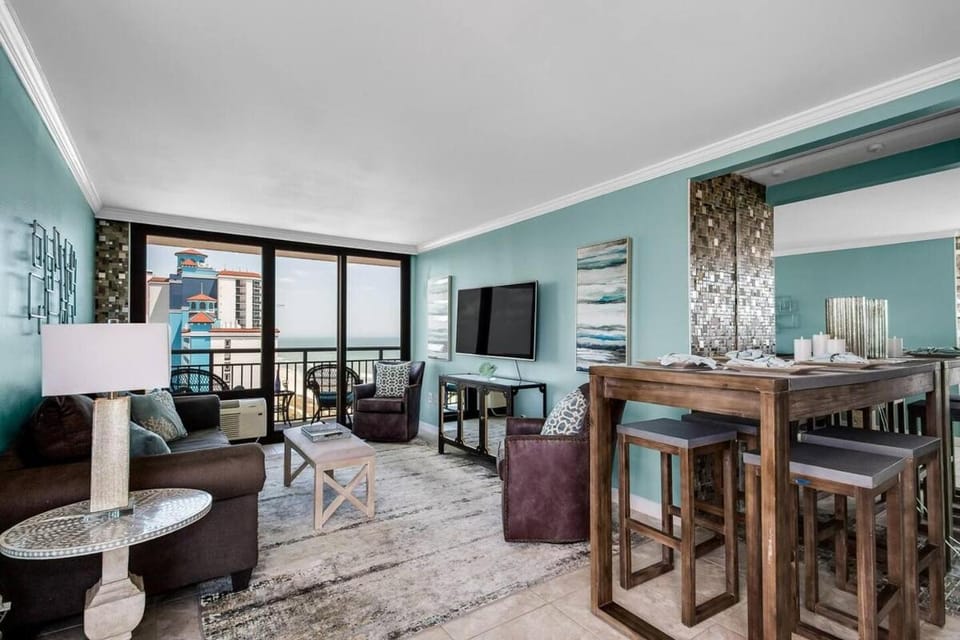 Luxury, Prime Location, Small Dogs OK! 1502 PG Apartment in Myrtle Beach