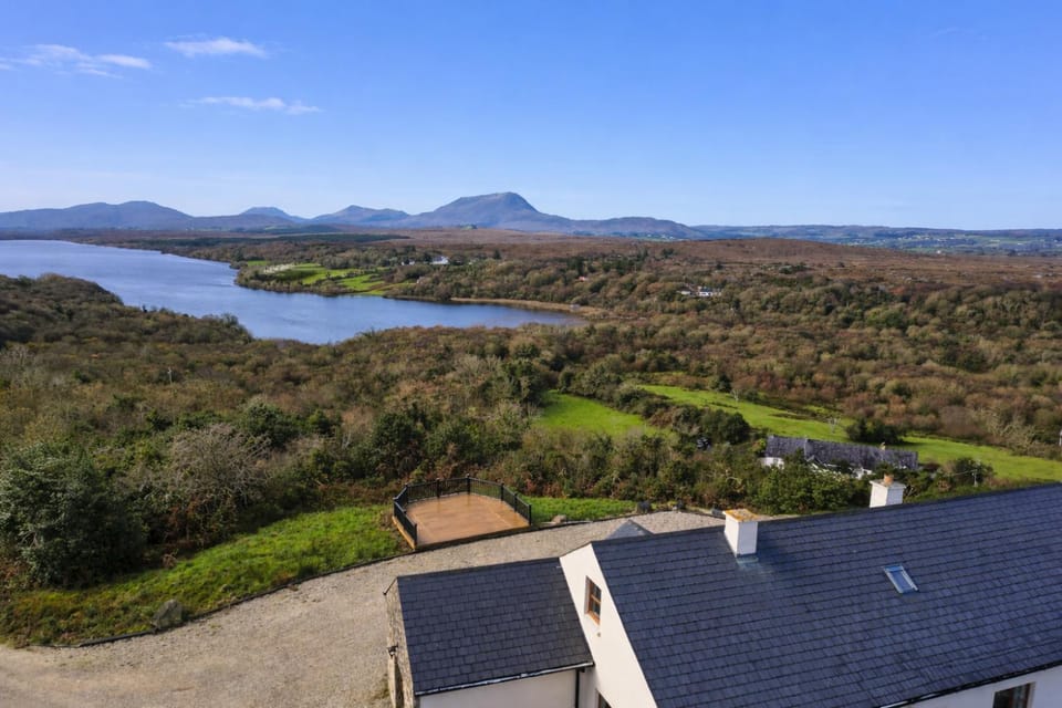 Bird's eye view, Mountain view, River view