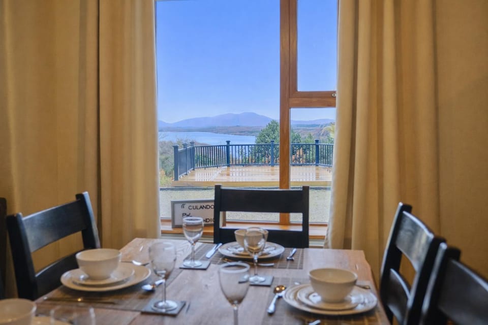 Dining area, Mountain view