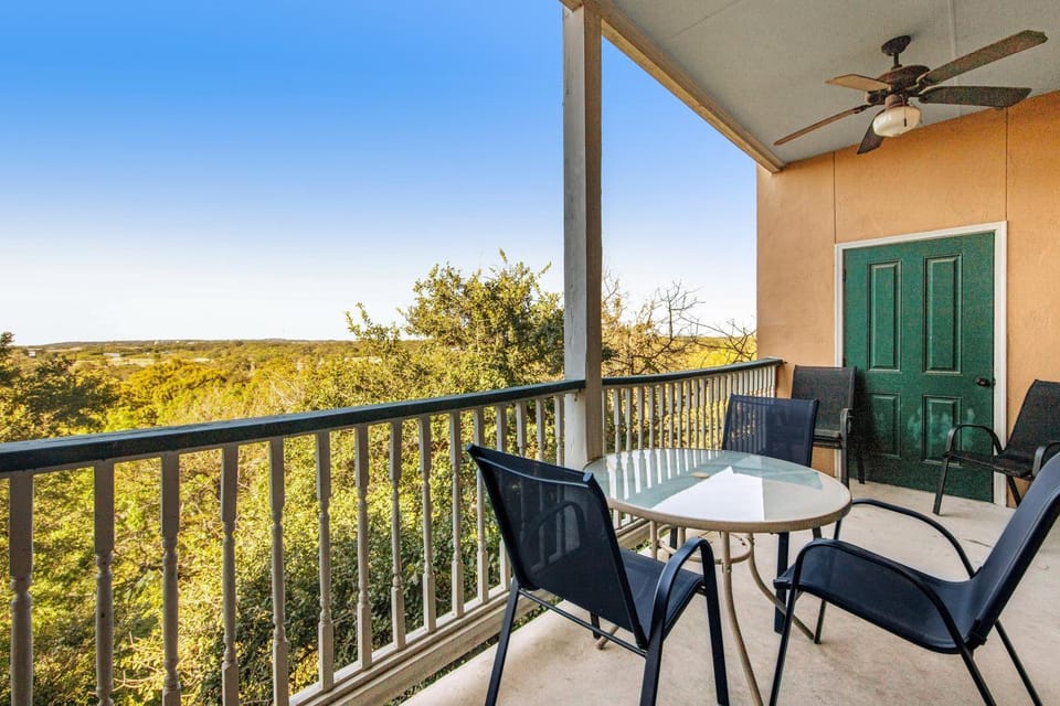Waterfront condo with a pool, central AC, washer/dryer - snowbirds welcome House in Gruene