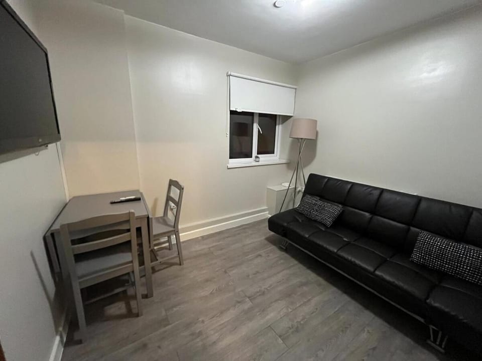 The Cosy Suite Apartment in Cardiff