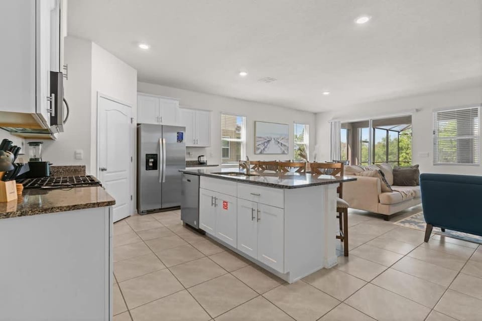 Beautiful 6BR 5Bath Pool Clubhouse House in Four Corners