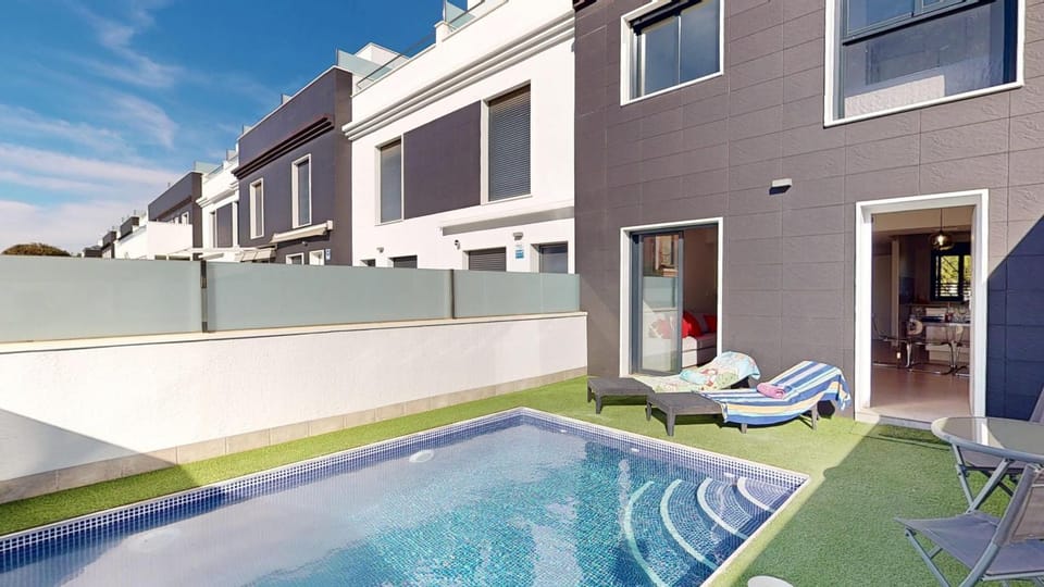 Property building, Swimming pool