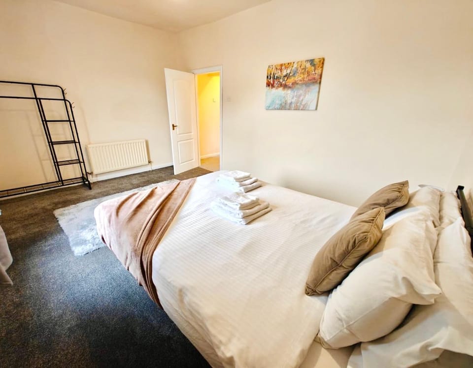 Bed, Bedroom, wardrobe