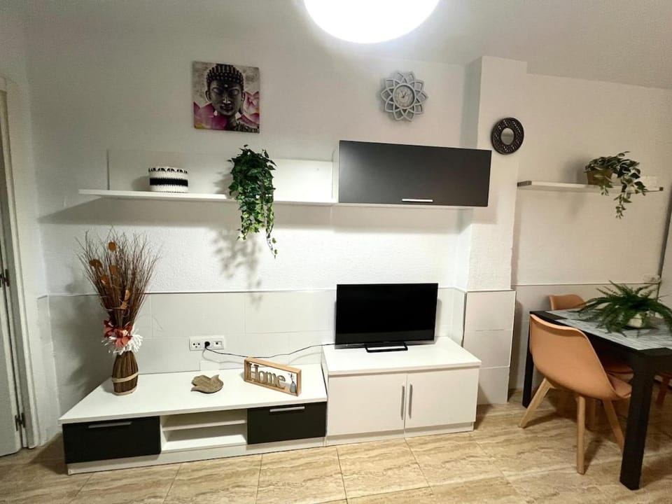 Acogedor Apartamento En Rosaleda Centro Apartment in Malaga