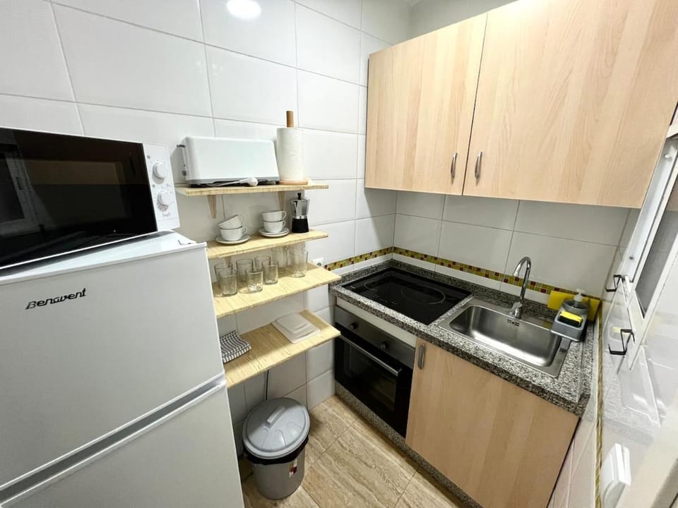 Acogedor Apartamento En Rosaleda Centro Apartment in Malaga