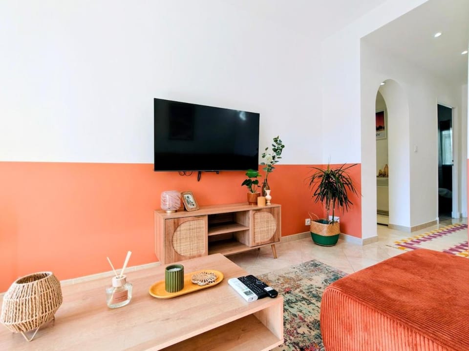 Modern Gem 200m from Beaches with Balcony, AC and Tram Apartment in Nice