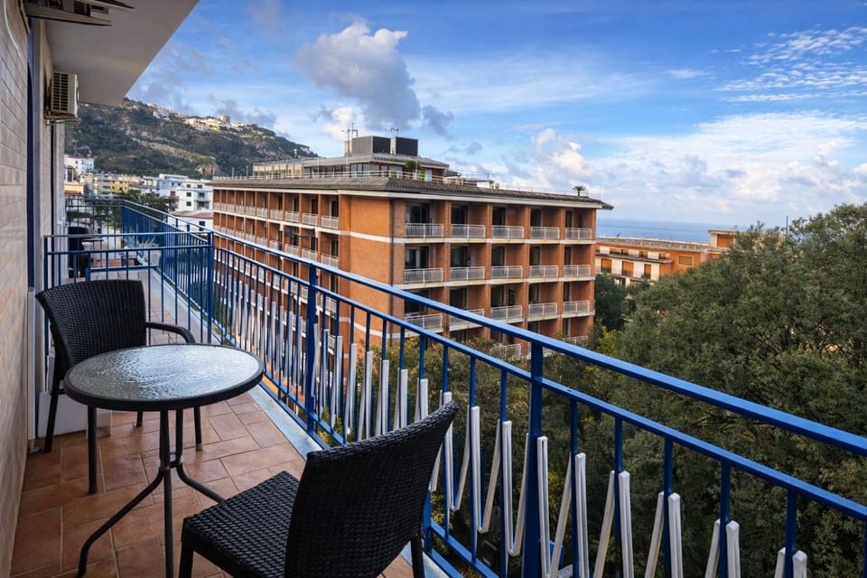 View (from property/room), Balcony/Terrace, City view