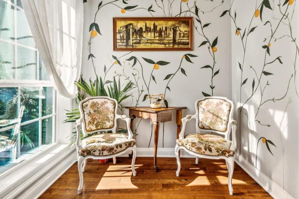 Spacious 5BR 3BA Villa with Private Courtyard and Heated Pool Villa in Warehouse District