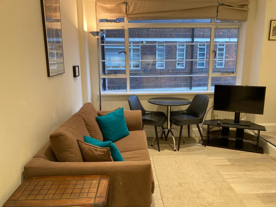 NELL GWYNN HOUSE - Pablo Picasso Studio Apartment in City of Westminster