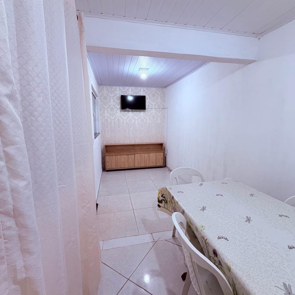 Restaurant/places to eat, Communal lounge/ TV room, TV and multimedia, Kitchen or kitchenette, Living room