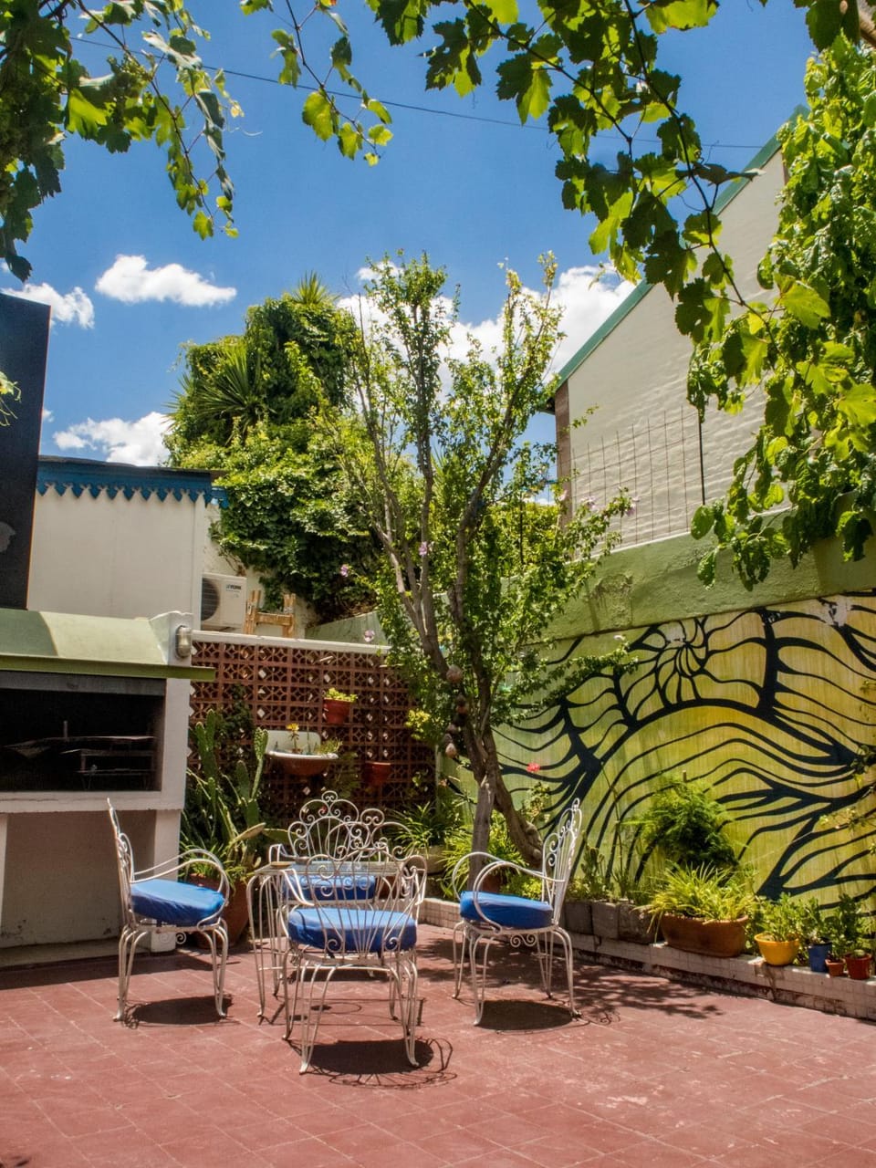 Patio, Day, BBQ facilities, Garden, Living room, Seating area, Garden view, Area and facilities