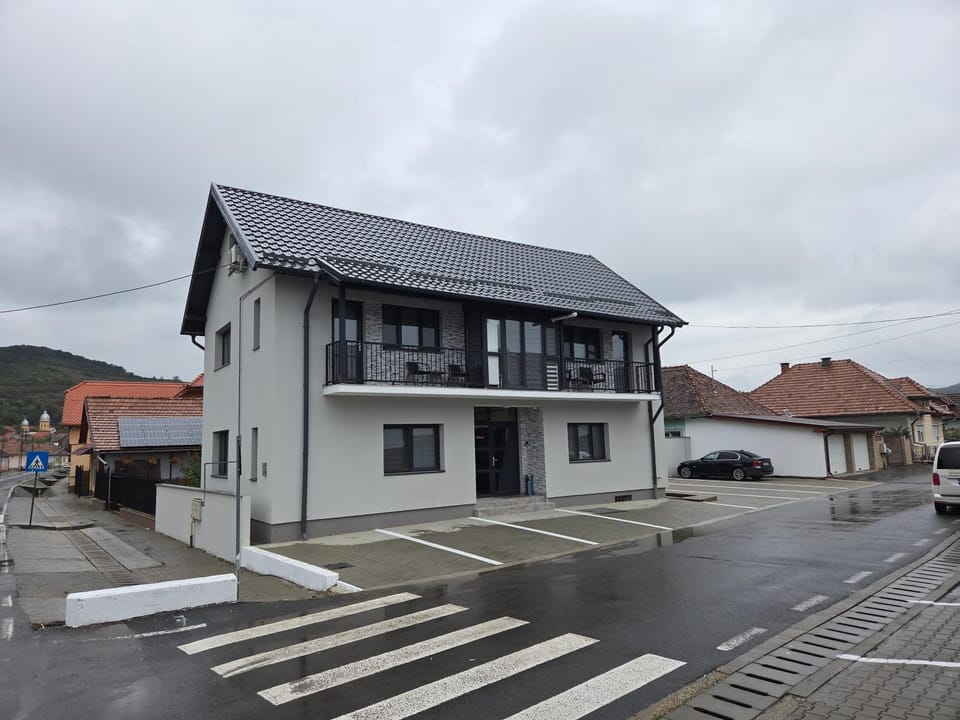 Day, Location