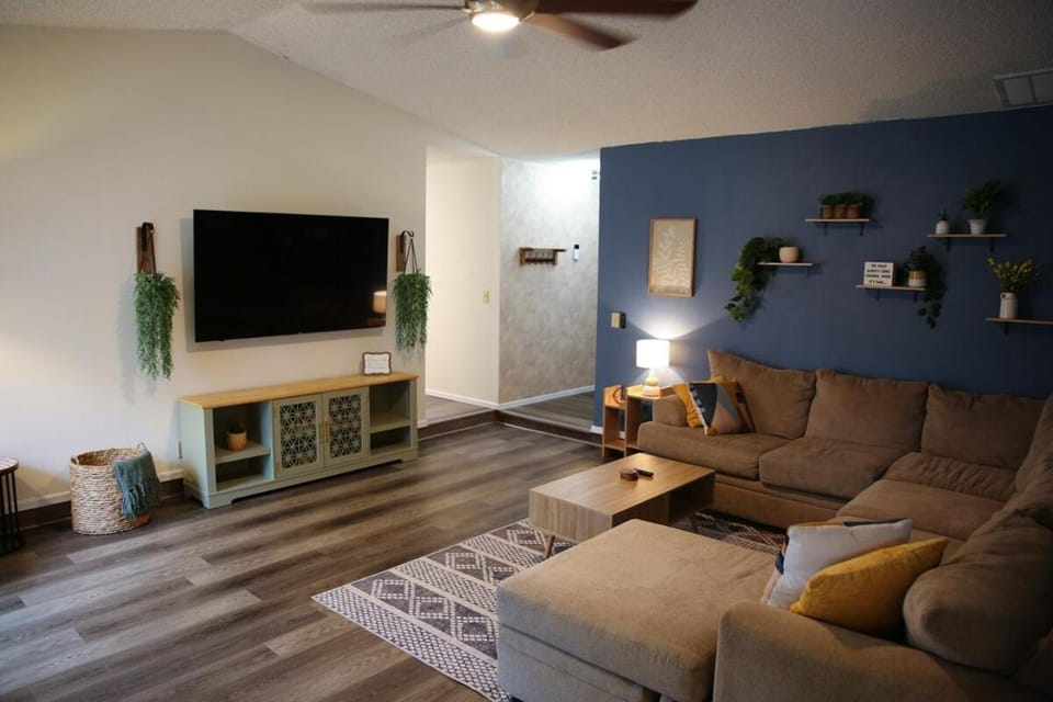 Broken Arrow Home -Cozy Design, Family Friendly House in Broken Arrow