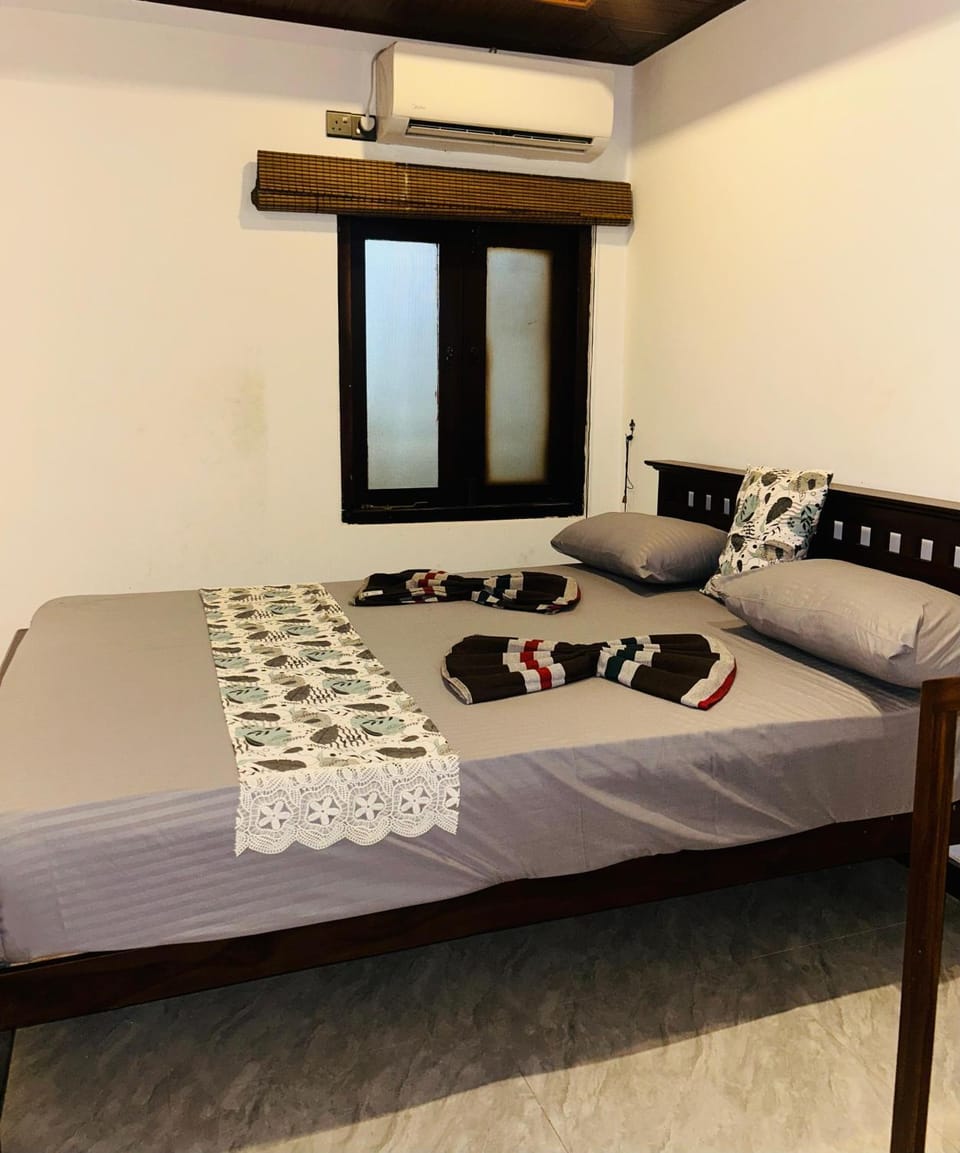 Bed, air conditioner