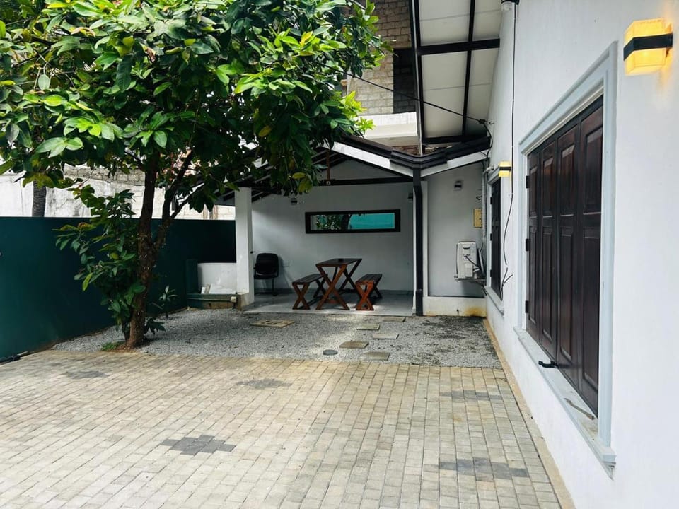 Garden, Dining area