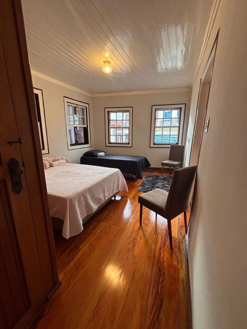 Bed, TV and multimedia, Photo of the whole room