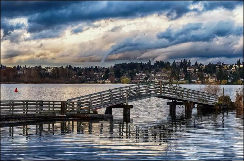 Nearby landmark, Natural landscape, Lake view