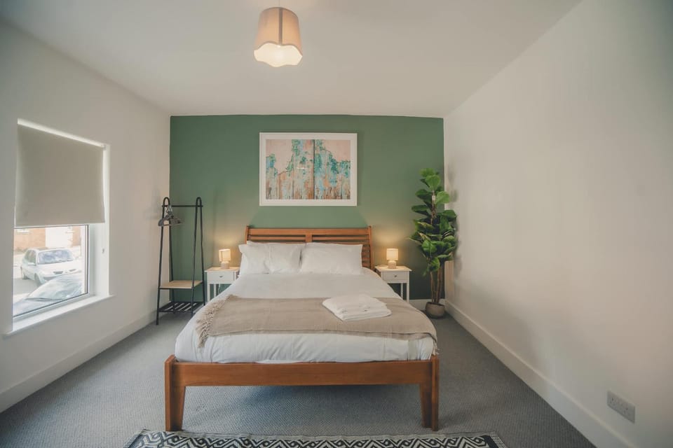 Spacious 3 Bedroom Home with Garden in Banbury House in Banbury