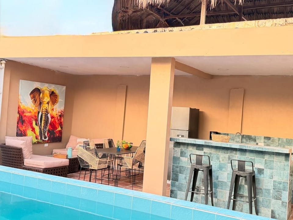 Patio, Communal lounge/ TV room, Dining area, Pool view, Swimming pool, sunbed