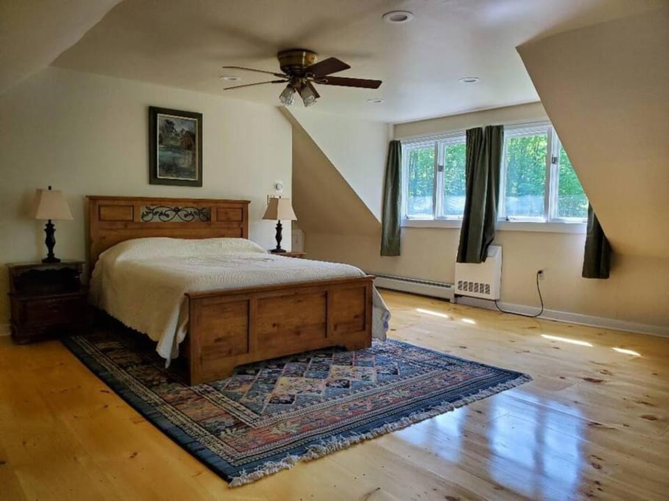 Vermont Escape, Too House in Warren