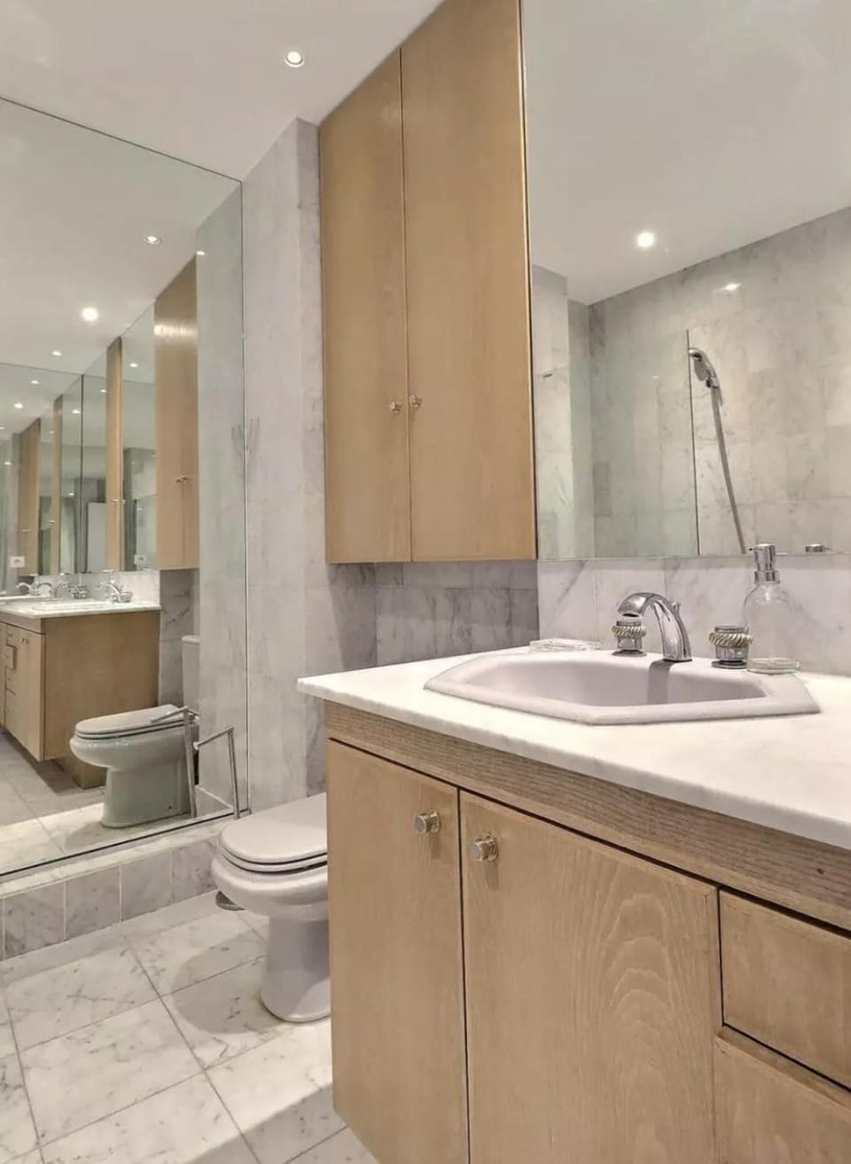 Superbe Appartements Champs Elysees Wagram Apartment in Paris