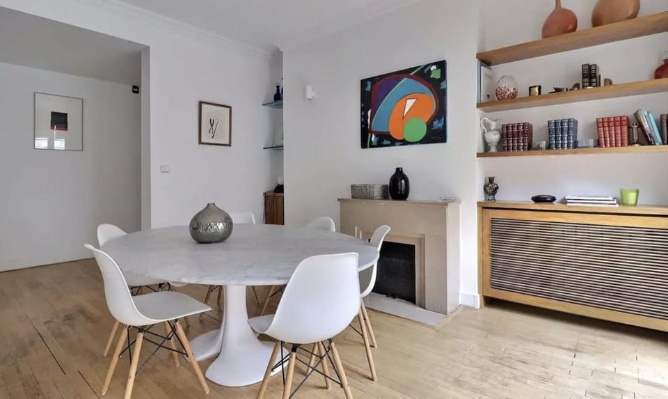 Superbe Appartements Champs Elysees Wagram Apartment in Paris