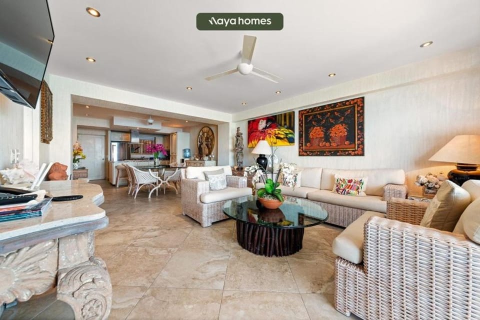 Oceanfront 2BR/2BA in Zona Romántica with pool Apartment in Puerto Vallarta
