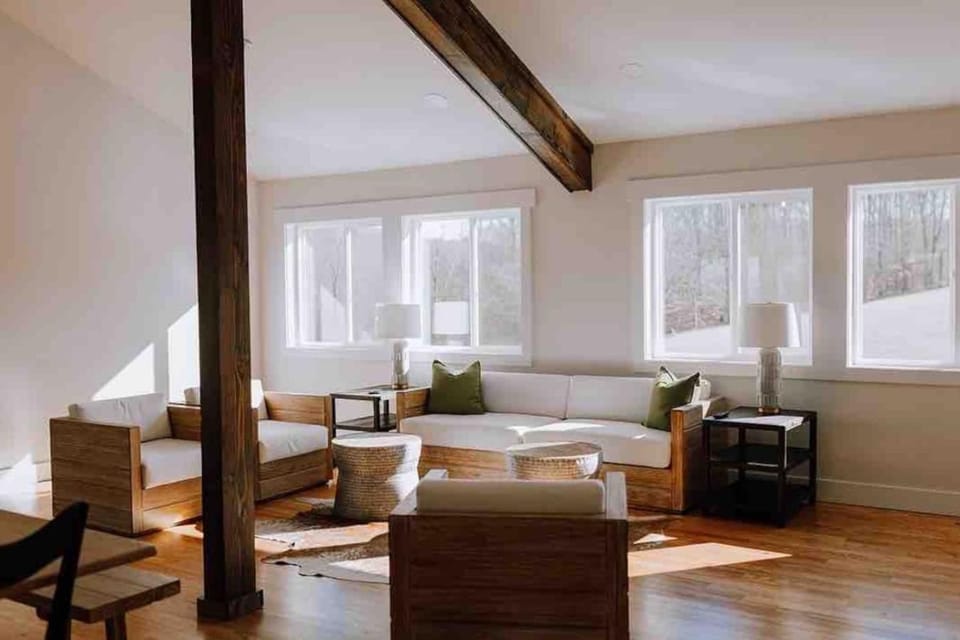 Holston Springs Lodge and Venue House in Knoxville
