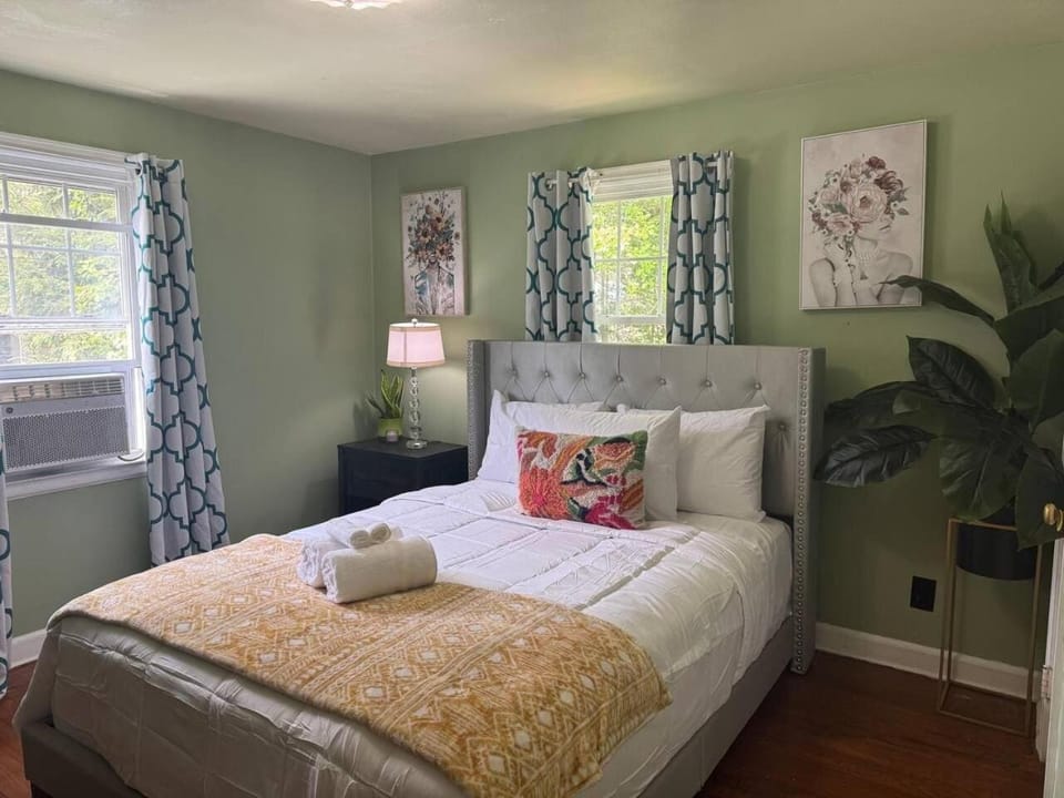Pet Friendly 3BR New Britain Home with King Bed Near Hartford Sleeps 8 House in New Britain