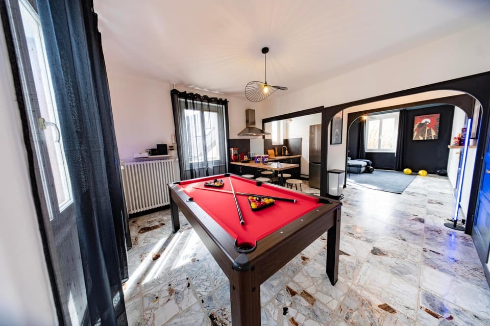 Billiard, Game Room, Evening entertainment