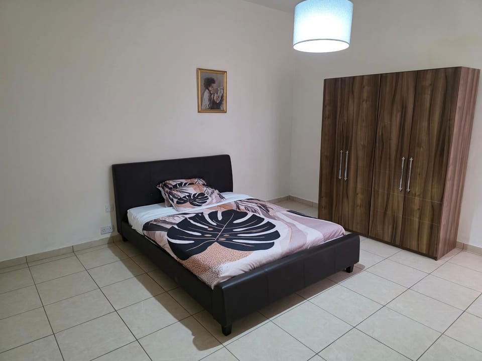 Sea View 4BR Apartment Msida Ta Xbiex Sleeps 8 Apartment in Malta