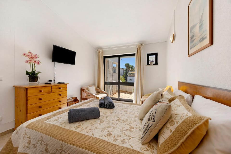 Living room, Bedroom