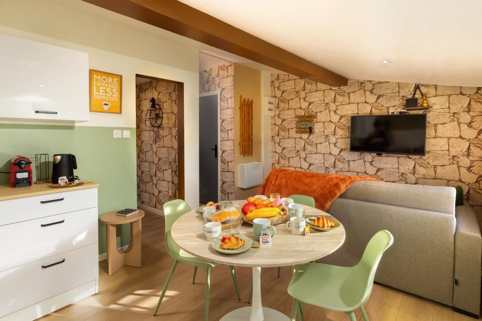 TV and multimedia, Living room, kitchen