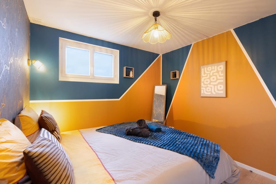 Bed, Bedroom