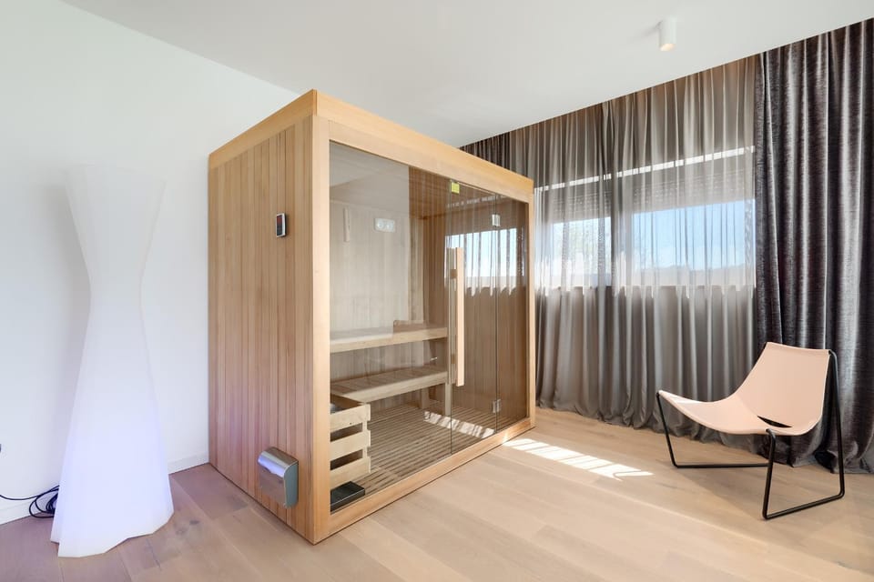 Luxury Villa PS Deluxe in Pula for 8 persons with 60 m2 heated pool, wellness & sea view Villa in Pula