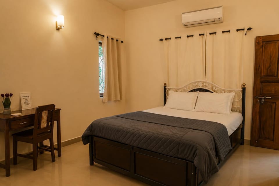 Bed, Bedroom, air conditioner