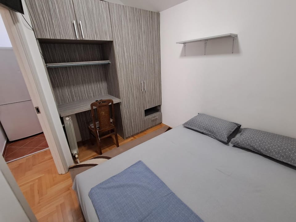 Bed, Bedroom, wardrobe